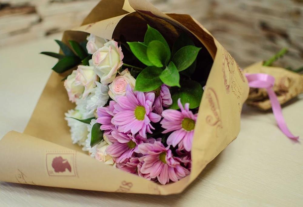 Букет цветов из: Розы и Хризантемы в Юсьва