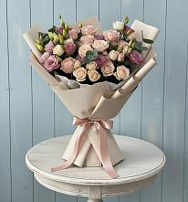 Букет цветов из:  Розы и Лизиантусы в Юсьва