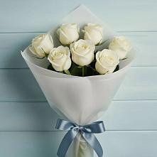 Букет 7 Белых роз Эдлесс Лав в Юсьва