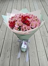Букет цветов из:  Альстромерии в Юсьва