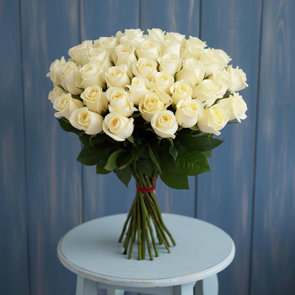 Букет 51 Белая роза Эдлесс Лав в Юсьва