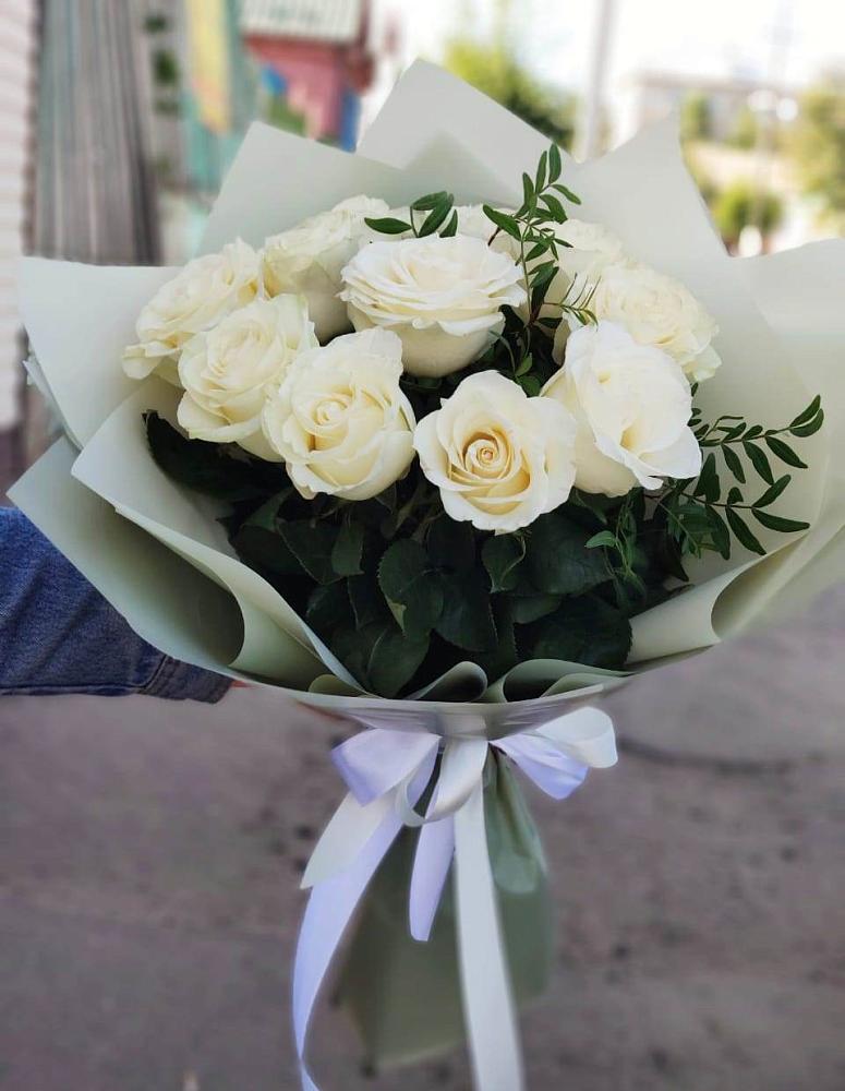 Букет Белые розы Проуд в Юсьва