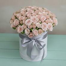 Цветочная композиция из Розы в шляпной коробке в Юсьва