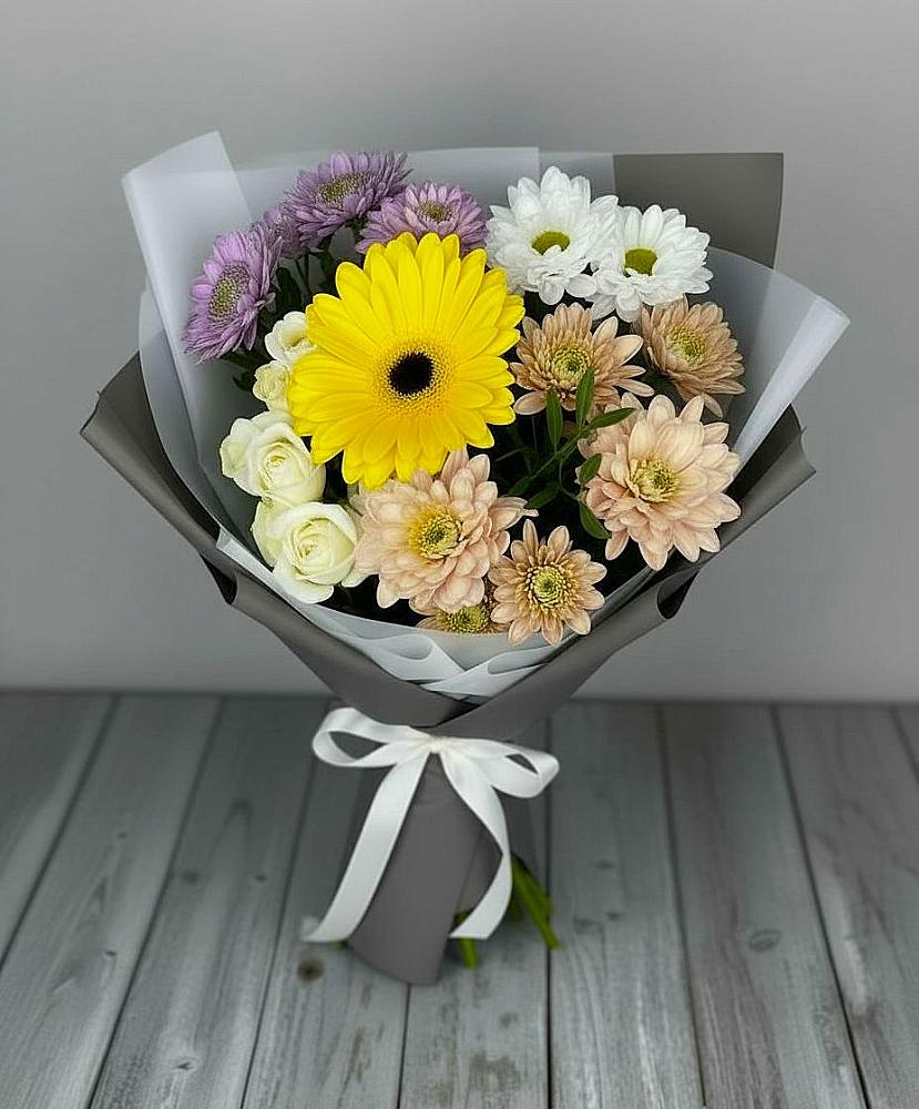 Букет цветов из: Розы, Герберы и Хризантемы в Юсьва