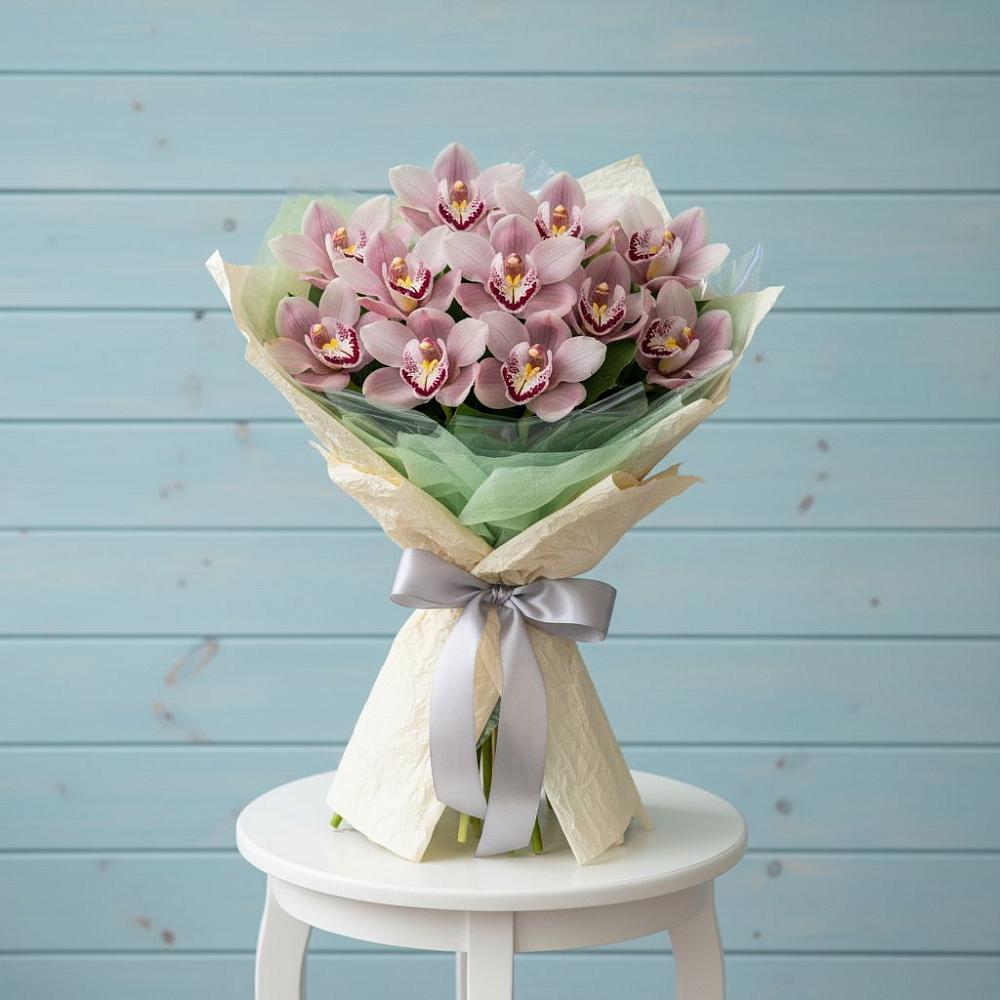 Букет цветов из: Орхидеи и Розы в Юсьва