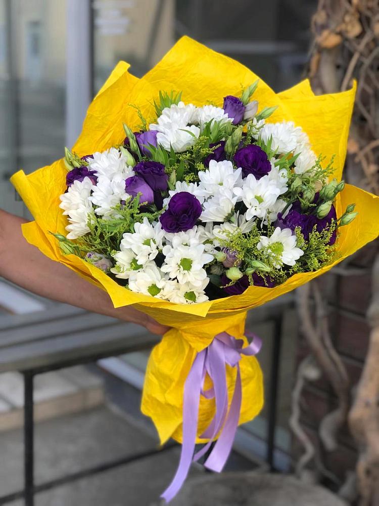 Букет цветов из: Ирисы, Хризантемы и Ромашки в Юсьва