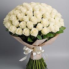 Букет 101 беля роза Белоснежка в Юсьва