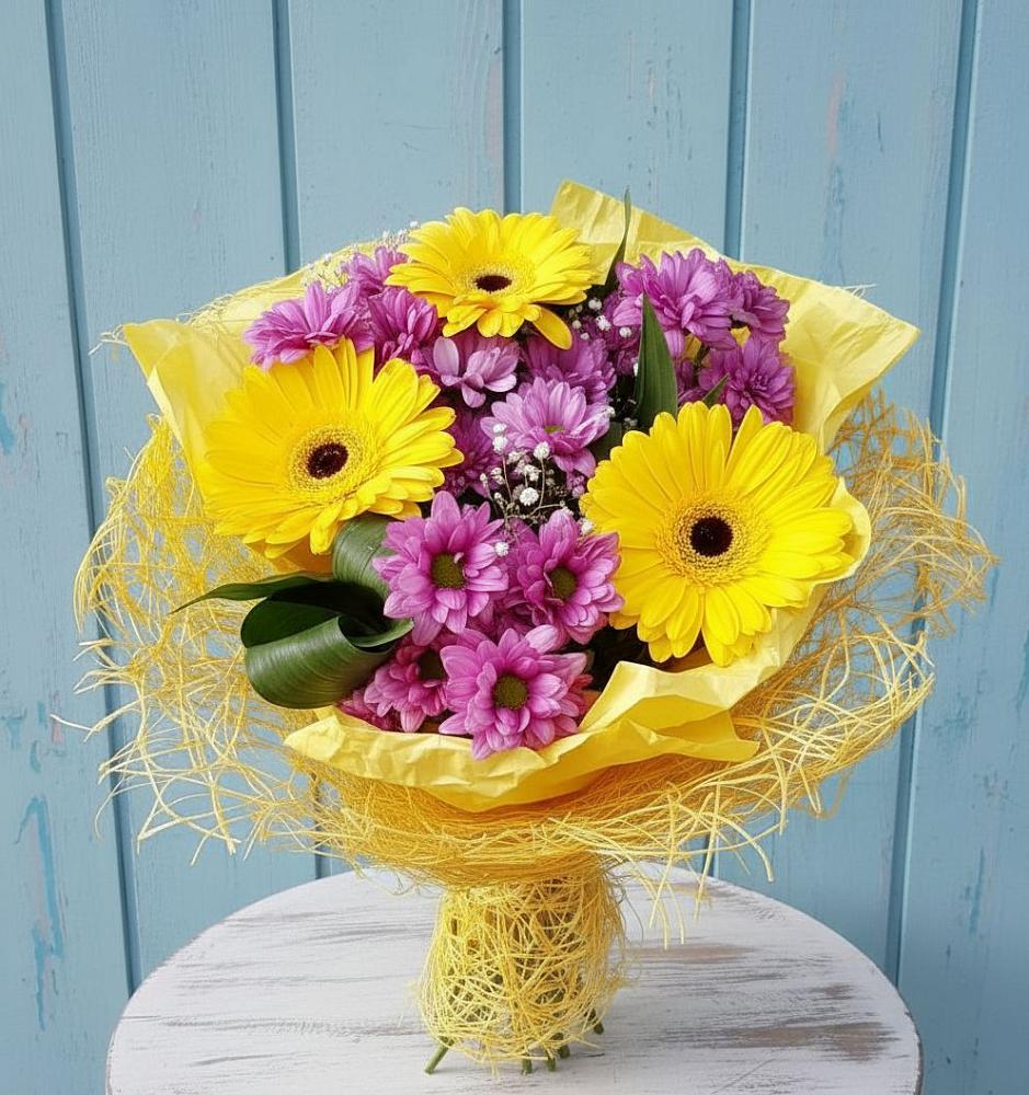 Букет цветов из: Хризантемы и Герберы в Юсьва