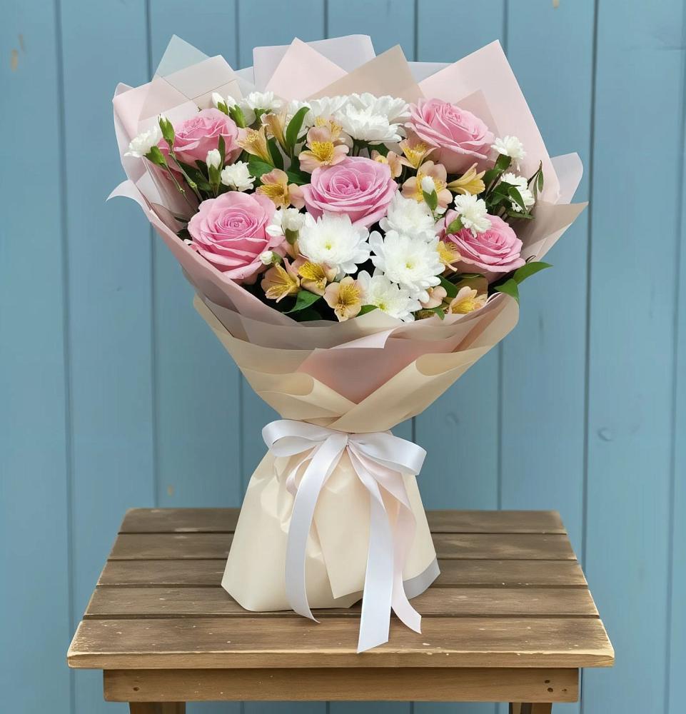 Букет цветов из: Гвоздики, Орхидеи и Розы в Юсьва