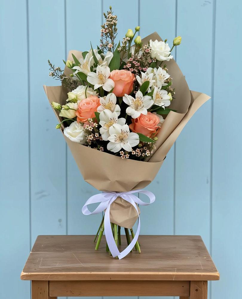 Букет цветов из: Альстромерии, Лизиантусы, Розы и Хризантемы в Юсьва