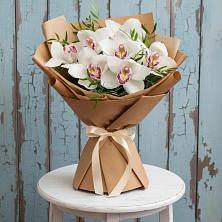 Букет цветов из:  Орхидеи и Розы в Юсьва